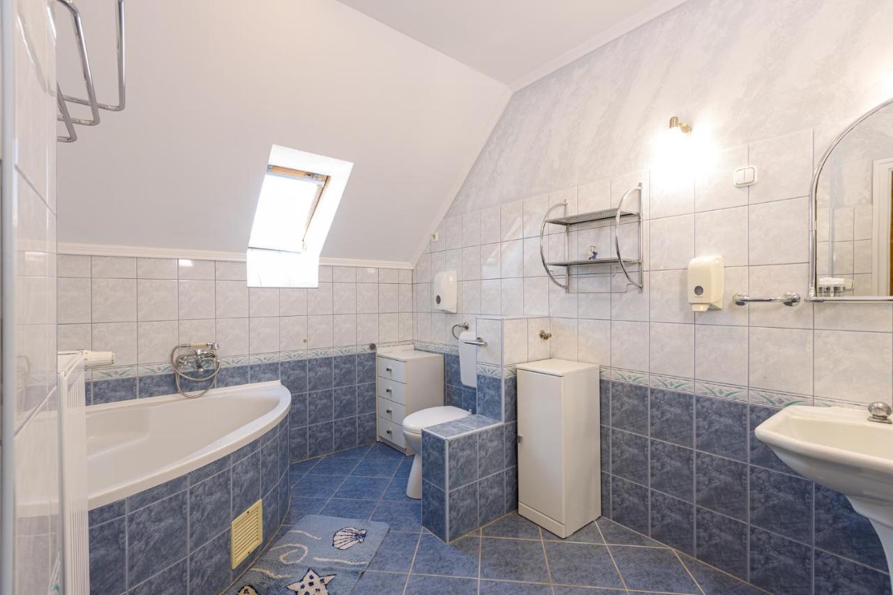 Central Apartman Gyula Exterior foto